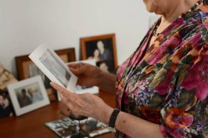 Vivre avec la maladie Alzheimer et être accompagner avec Vivat, service d'aide à la personne