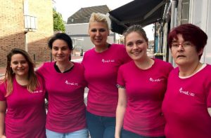 Equipe en CDI Assistante de vie chez Vivat - Service d'aide à la personne